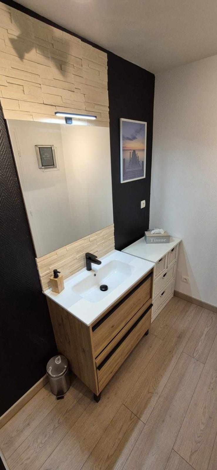 Nouveau !! Appartement Confortable Totalement Renove Avec Parking Gratuit - Hypercentre De Nancy Eksteriør bilde
